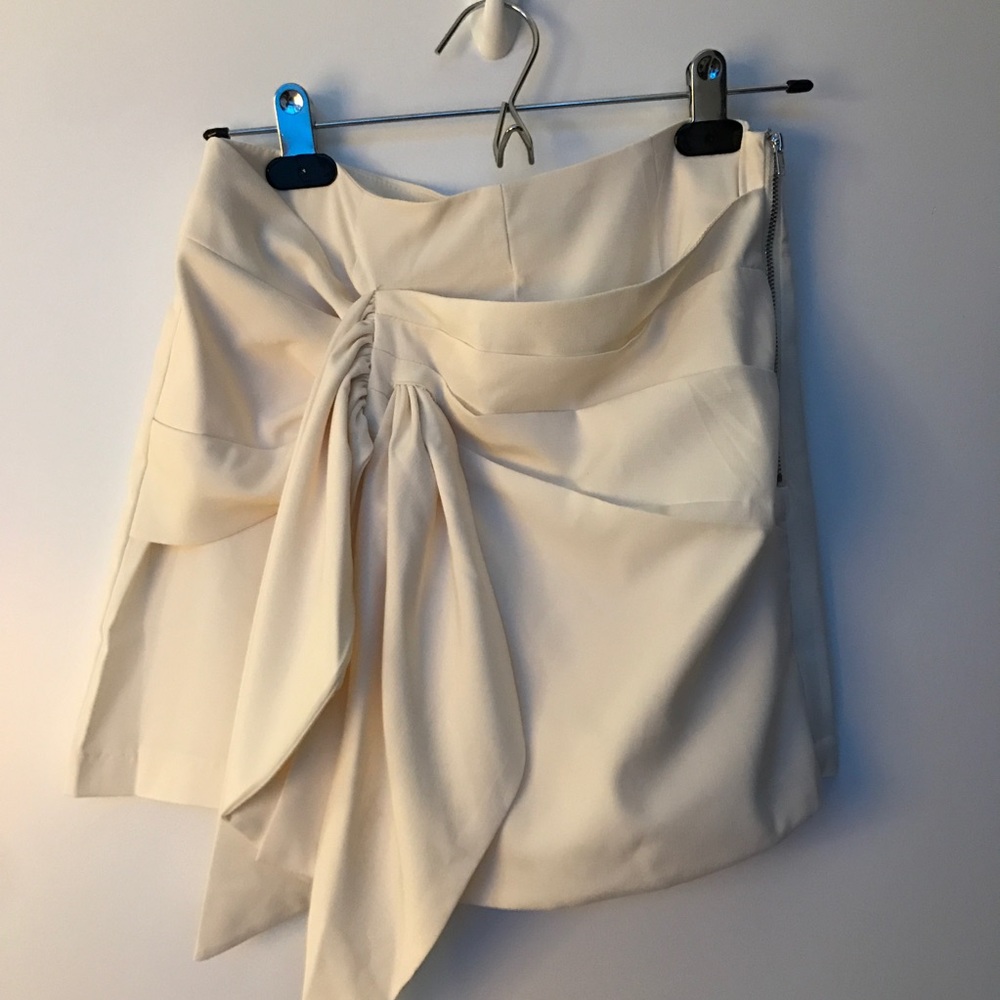 Cream Forever 21 Skort with tie detail - M